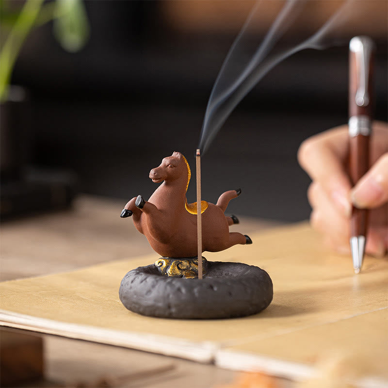 Quemador de incienso con Buddha Stones para el Año del Caballo 2026. - Caballo marrón volador (7,4 x 7,4 x 7,2 CM) - image 0