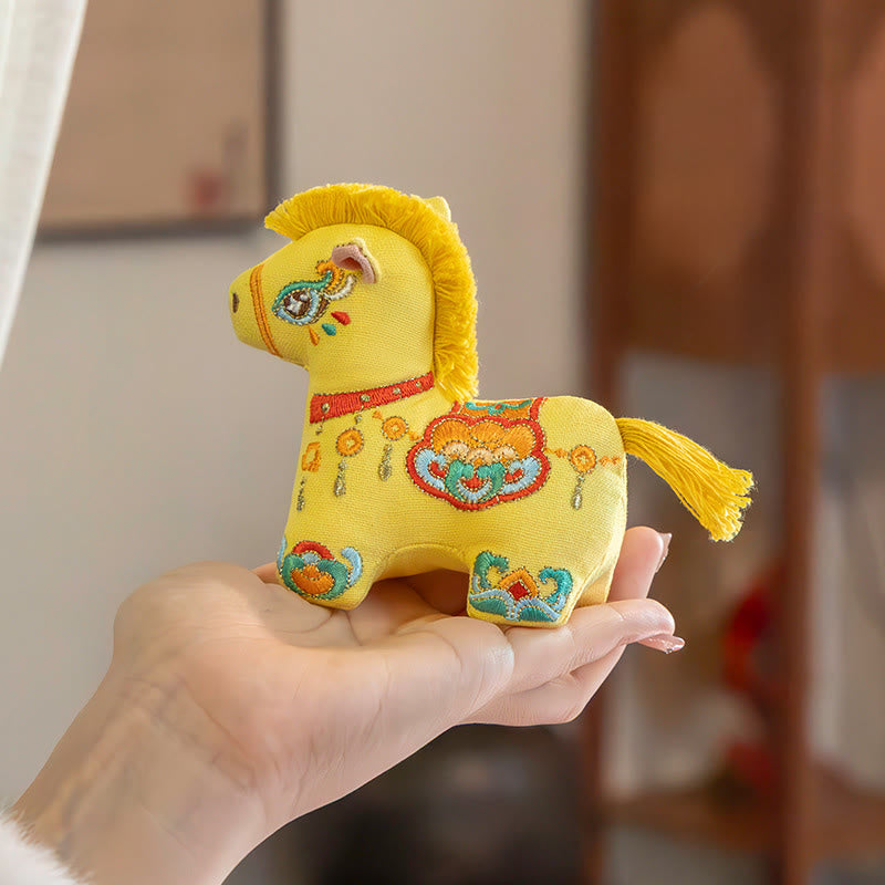 Adorno colgante con bordado de hilo rojo del Año del Caballo con Buddha Stones - Caballo amarillo (11,1 x 9,7 cm) - image 10