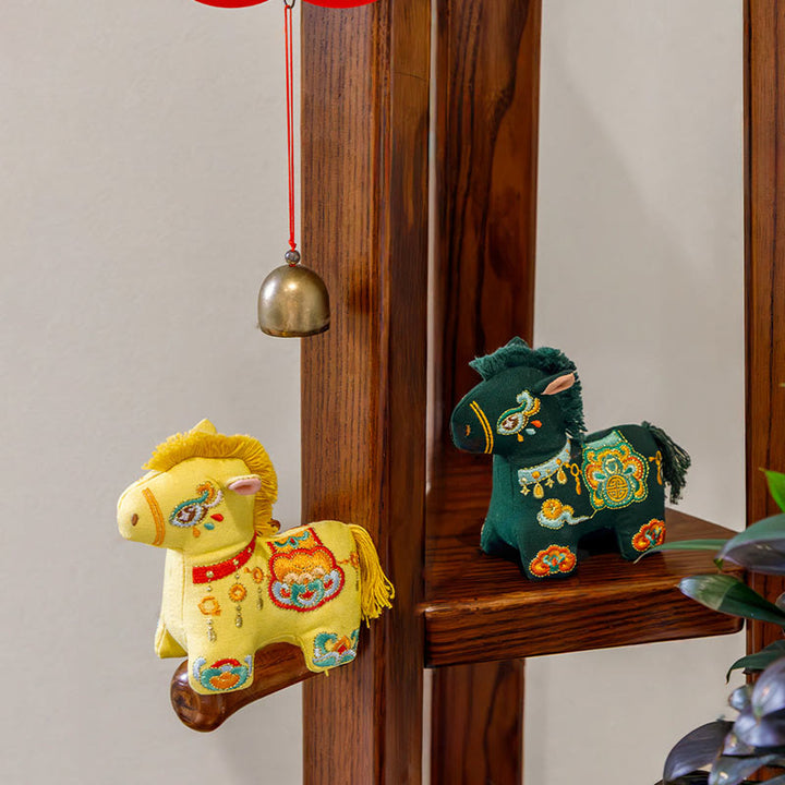 Adorno colgante con bordado de hilo rojo del Año del Caballo con Buddha Stones - image 11