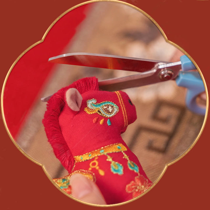 Adorno colgante con bordado de hilo rojo del Año del Caballo con Buddha Stones - image 7