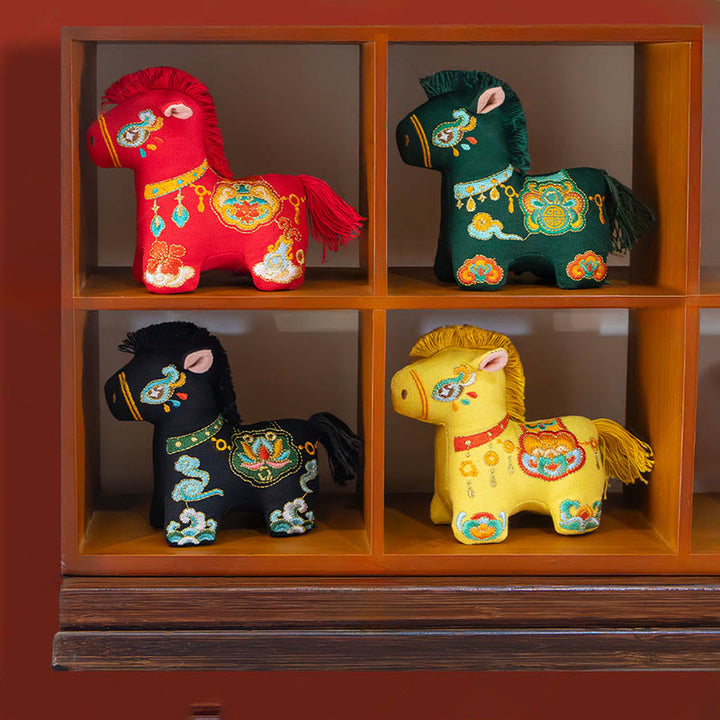 Adorno colgante con bordado de hilo rojo del Año del Caballo con Buddha Stones - image 12