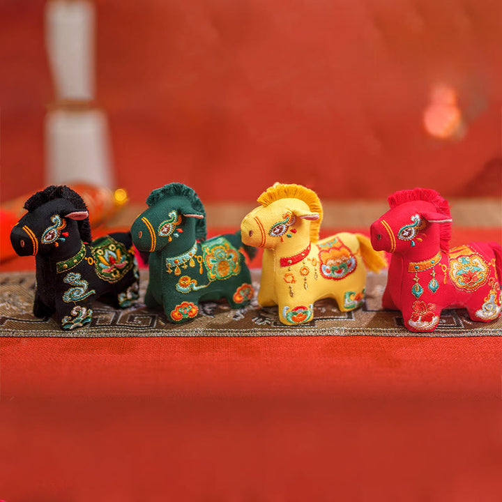 Adorno colgante con bordado de hilo rojo del Año del Caballo con Buddha Stones - image 13