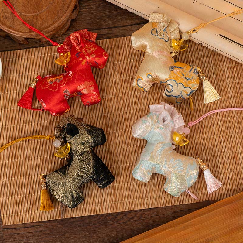 Adorno colgante con borlas bordadas de hilo rojo con Buddha Stones del Año del Caballo - image 20