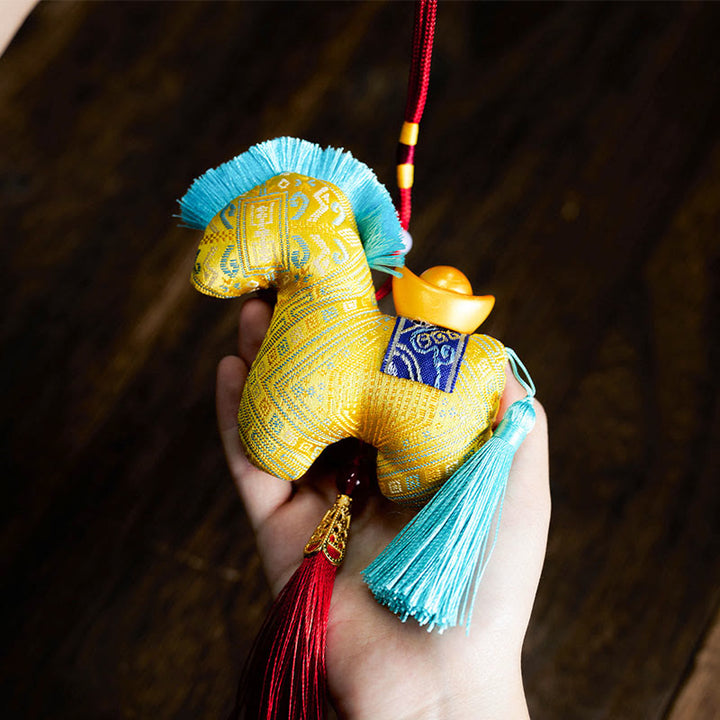 Bordado de hilo rojo con Buddha Stones y borlas para el Año del Caballo - Caballo amarillo - 10*10 cm - image 7