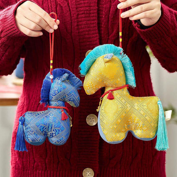 Bordado de hilo rojo con Buddha Stones y borlas para el Año del Caballo - image 18