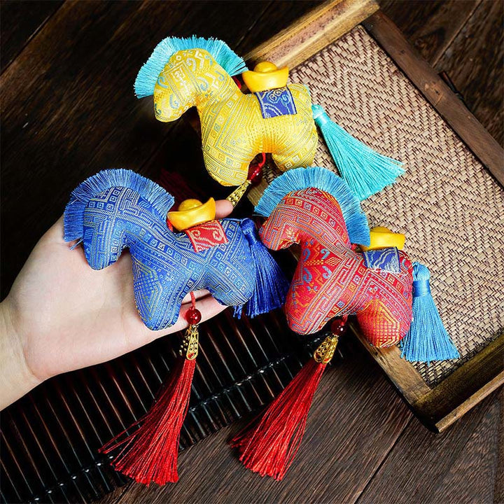 Bordado de hilo rojo con Buddha Stones y borlas para el Año del Caballo - image 20