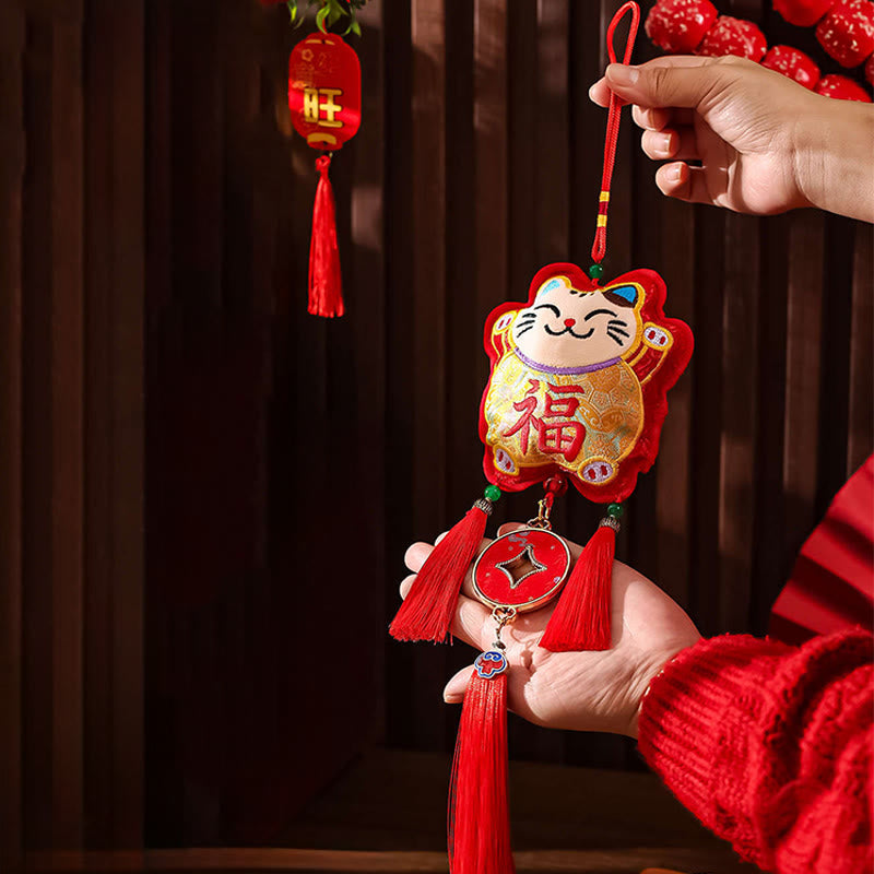 Bordado de Buddha Stones con el personaje Fu del Año del Caballo en forma de moneda de cobre con hilo rojo para decoración colgante. - Personaje de Cat Fu (11 x 48 cm) - image 11