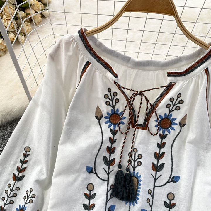 Camiseta de algodón y lino con cuello redondo para mujer, con bordado informal de flores y hojas de Buddha Stones  - image 14
