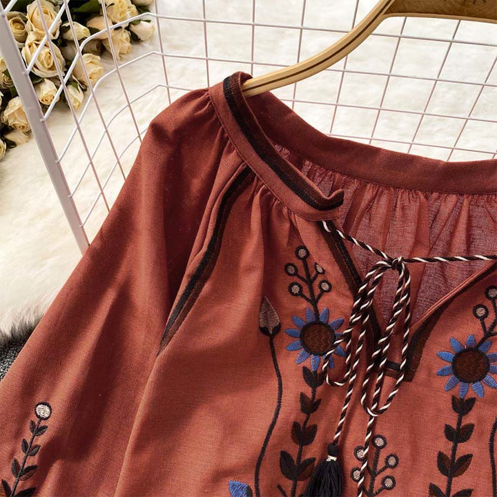 Camiseta de algodón y lino con cuello redondo para mujer, con bordado informal de flores y hojas de Buddha Stones  - image 19