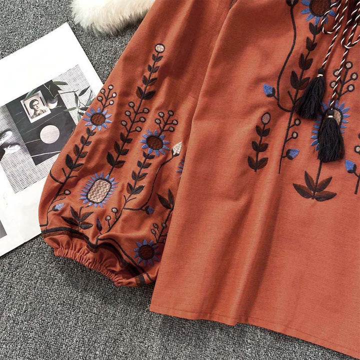 Camiseta de algodón y lino con cuello redondo para mujer, con bordado informal de flores y hojas de Buddha Stones  - image 20