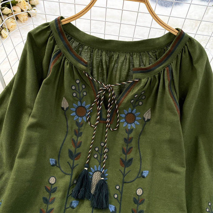 Camiseta de algodón y lino con cuello redondo para mujer, con bordado informal de flores y hojas de Buddha Stones  - image 2