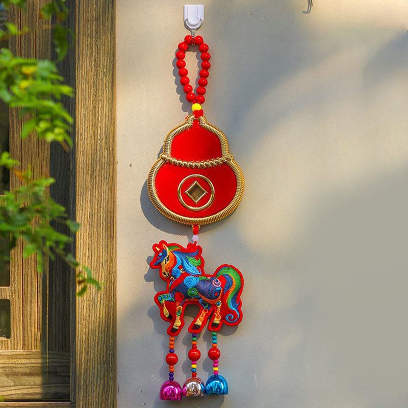 Buddha Stones, Año del Caballo, Bordado, Bolsa de Dinero, Calabaza, Monedas de Cobre, Campana, Amuleto, Decoración Colgante para el Éxito - Caballo rojo y calabaza (12 x 43 cm) - image 11