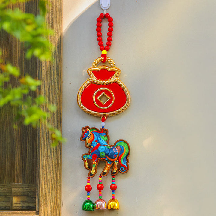 Buddha Stones, Año del Caballo, Bordado, Bolsa de Dinero, Calabaza, Monedas de Cobre, Campana, Amuleto, Decoración Colgante para el Éxito - Caballo marrón y bolsa de dinero (12 x 42 cm) - image 1