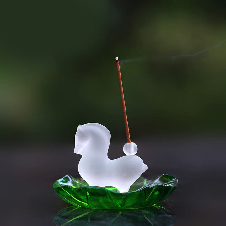 Buddha Stones Año del Caballo Vaina de Loto Hoja de Loto Liuli Pieza de Arte de Cristal Decoración Energética para el Hogar y la Oficina - Caballo con agujero de incienso y almohadilla de hoja de loto verde - image 15