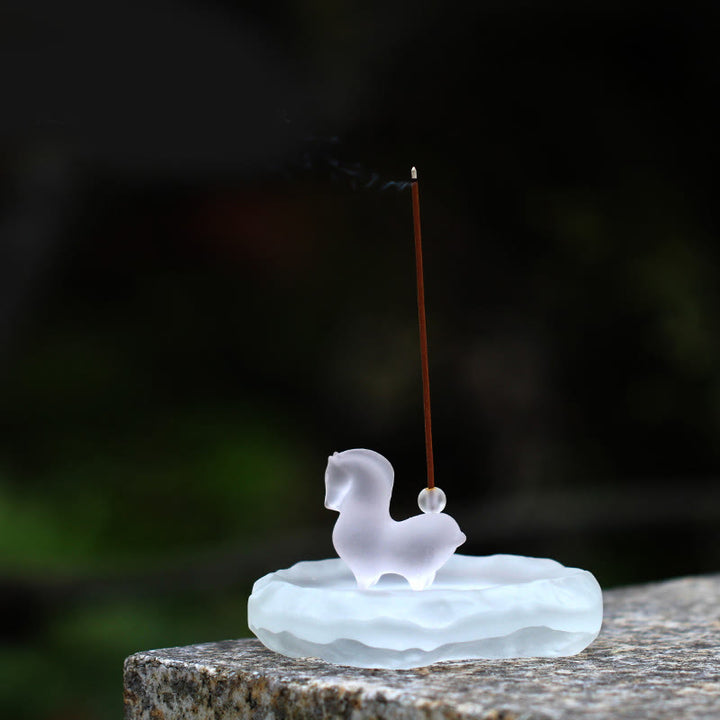 Buddha Stones Año del Caballo Vaina de Loto Hoja de Loto Liuli Pieza de Arte de Cristal Decoración Energética para el Hogar y la Oficina - Caballo con agujero para incienso y almohadilla con borde ondulado - image 9