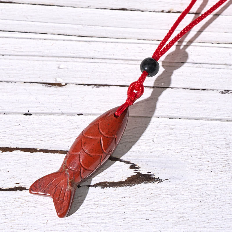 Collar con colgante de Buddha Stones tallada con pez koi, cristal rosa, ágata india, amatista, calidez y prosperidad. - Jaspe rojo (tamaño del colgante: 15 x 40 mm) - image 22