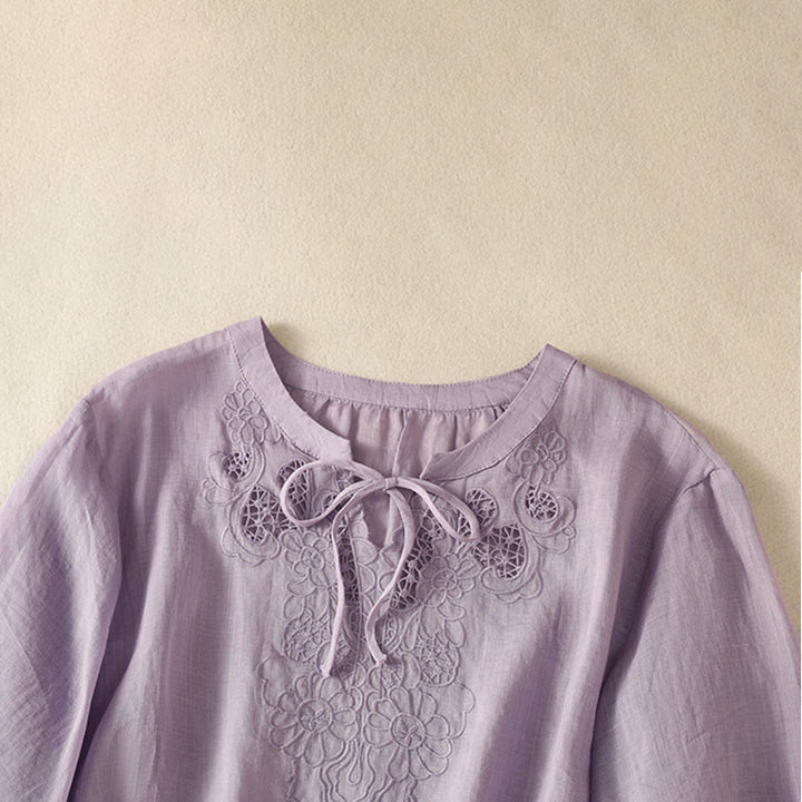 Buddha Stones Camisa de manga corta para mujer con cuello entallado y diseño de flores bordadas de verano con cordones - image 2