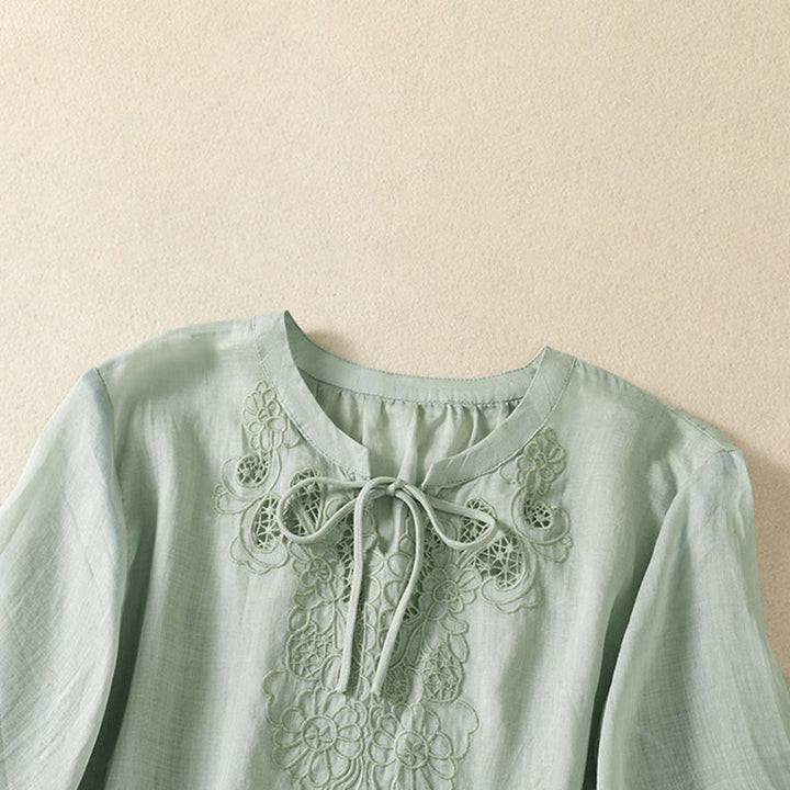 Buddha Stones Camisa de manga corta para mujer con cuello entallado y diseño de flores bordadas de verano con cordones - image 8