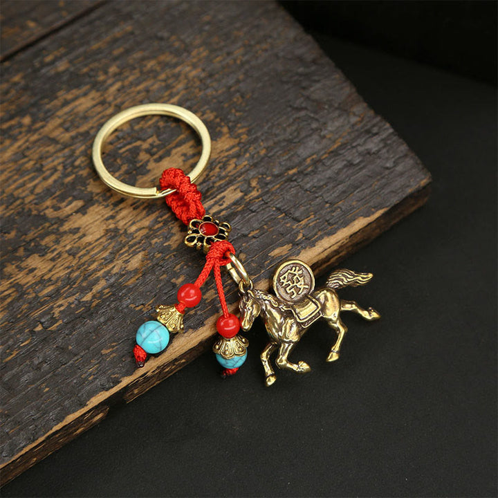 Llavero de riqueza con monedas de los Cinco Emperadores de cobre y latón con Buddha Stones del Año del Caballo - Caballo de cuentas azules con hilo rojo - image 1