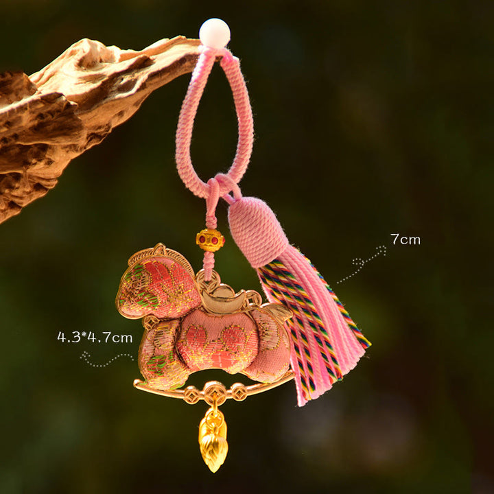 Buddha Stones Llavero de hilo rojo bordado del Año del Caballo - Caballo rosa (tamaño: 43 x 47 mm) - image 3