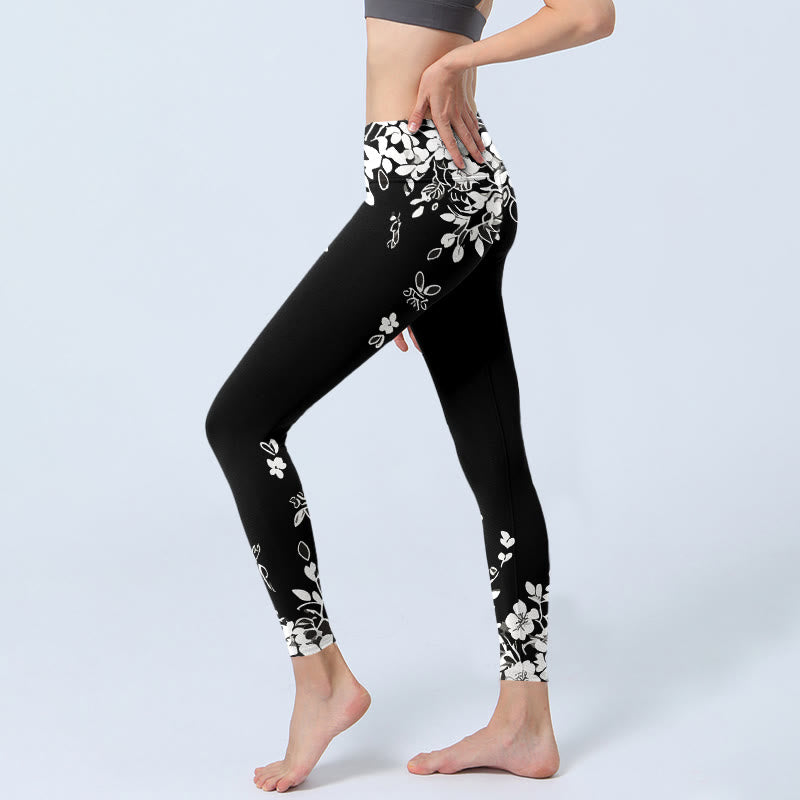 Buddha Stones Leggings de yoga para mujer con estampado floral en contraste en blanco y negro - image 2