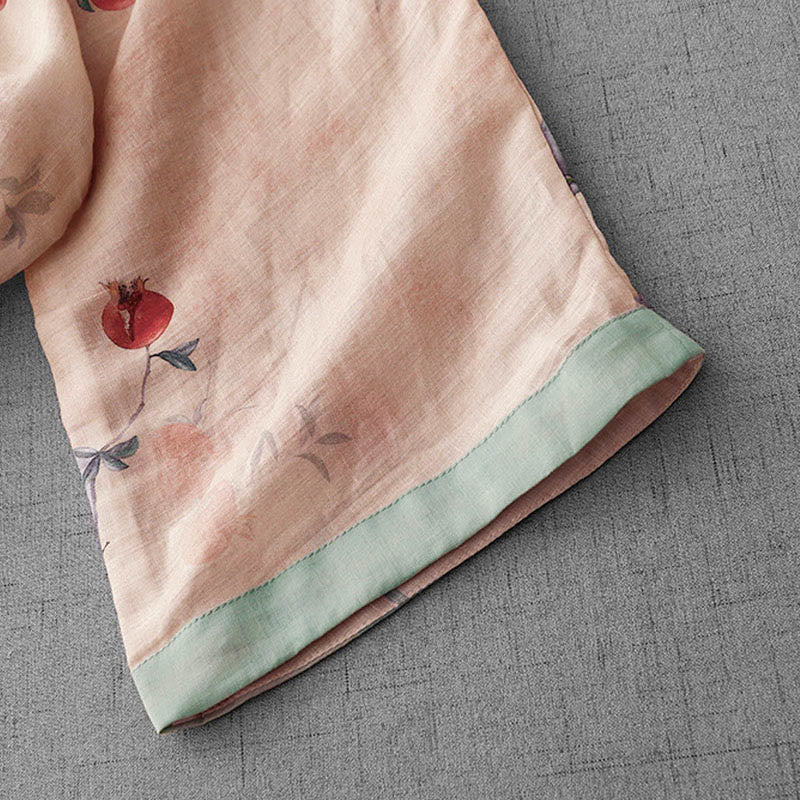 Vestido midi de manga corta con estampado de flores de granada, orquídeas y botones de rana, con abertura lateral y diseño de Buddha Stones. - image 5