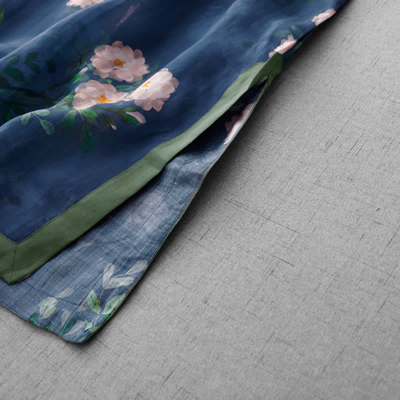 Vestido midi de manga corta con estampado de flores de granada, orquídeas y botones de rana, con abertura lateral y diseño de Buddha Stones. - image 16