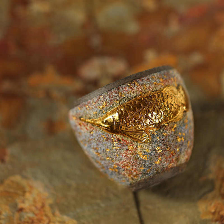 Buddha Stones Taza de té de cerámica con forma de pez koi Arowana dorado, taza de té Kung Fu - image 3