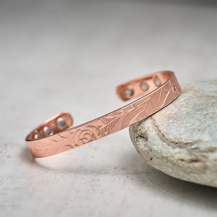 Buddha Stones Brazalete abierto de cobre con diseño de flor de rosa y equilibrio de la suerte - Pulsera de cobre de 8 mm (circunferencia de la muñeca: 15-18 cm) - image 7