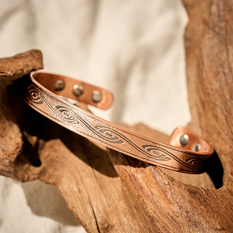 Buddha Stones Brazalete ajustable abierto con diseño en espiral de cobre - image 1