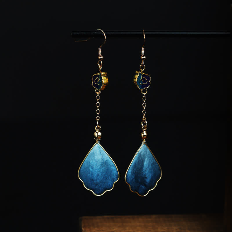 Buddha Stones Pendientes colgantes de gancho con pétalos de seda hechos a mano y con la bendición de la buena fortuna - Pétalo azul (tamaño: aproximadamente 8,5 x 2 cm) - image 0