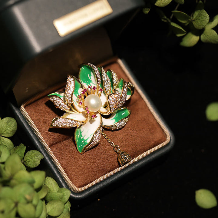 Buddha Stones Broche de cobre con perla y flor de loto para un nuevo comienzo - Verde - image 0