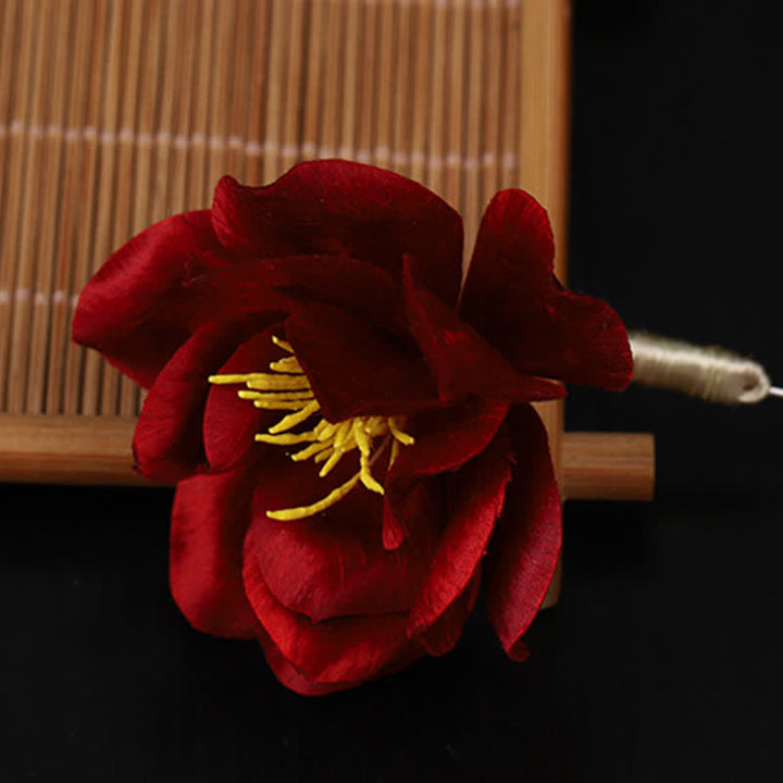 Buddha Stones Broche de camelia roja con la bendición de la sinceridad, hecho a mano en seda, patrimonio cultural - image 11