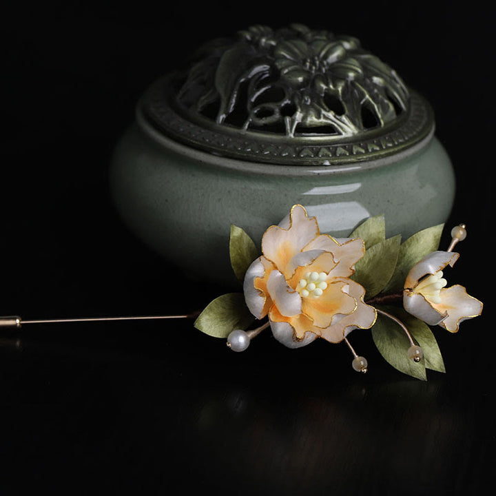 Buddha Stones Broche de la buena suerte con flor de peonía dorada hecha a mano en seda - image 2