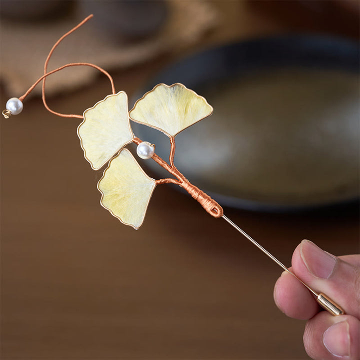Buddha Stones Broche de hoja de ginkgo con flor de terciopelo y seda artesanal - Hoja de ginkgo de unos 7-8 cm - image 0