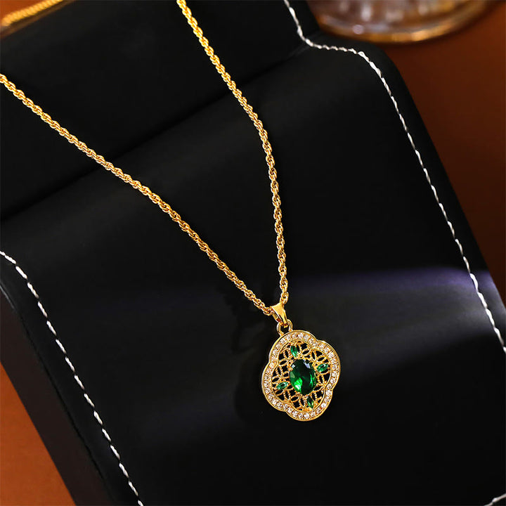 Buddha Stones Collar con colgante de la suerte con cadena chapada en oro y diseño hueco de trébol de cuatro hojas. - image 1