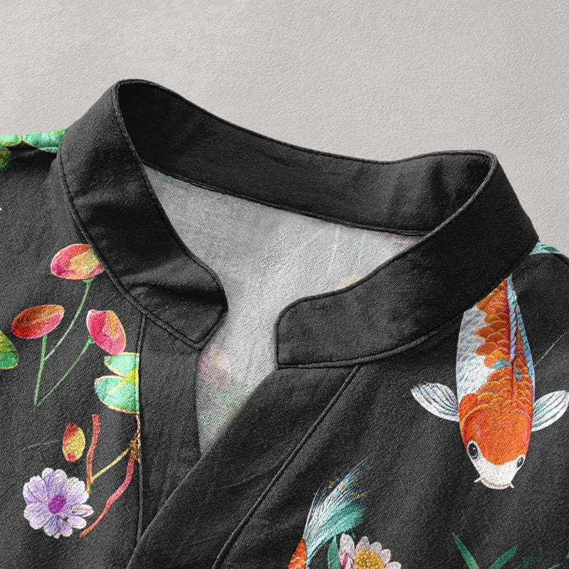 Buddha Stones Camisa de manga corta con medio botón para hombre, de algodón, con estampado de peces koi y loto. - image 2