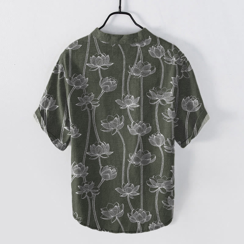 Buddha Stones Camisa de manga corta con medio botón y estampado de loto armonioso de algodón para hombre. - image 1