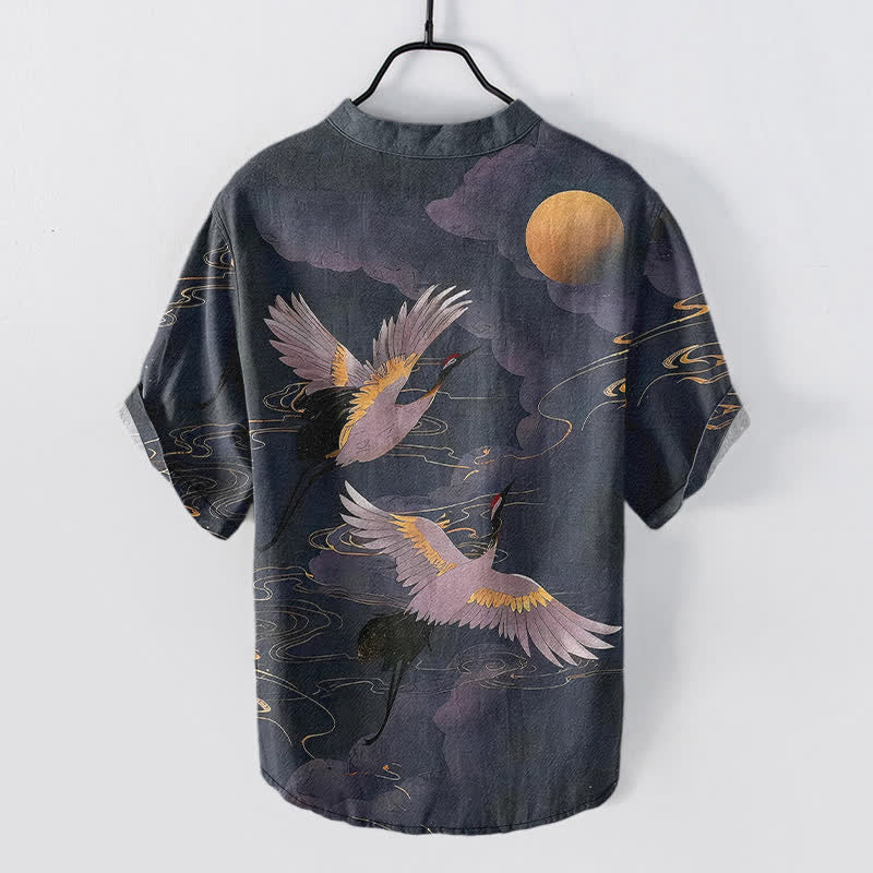 Buddha Stones Camisa de manga corta con medio botón para hombre, de algodón, con estampado de grullas y luna llena. - image 1