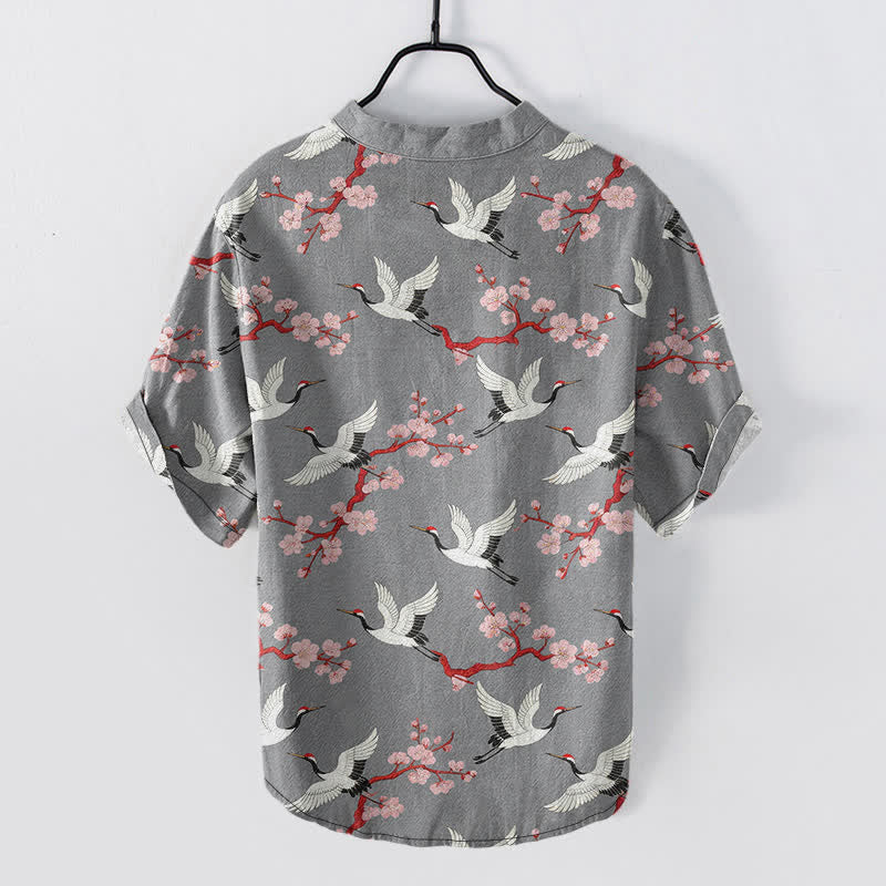 Buddha Stones Camisa Henley de manga corta para hombre con estampado de flores de ciruelo de Crane - image 1