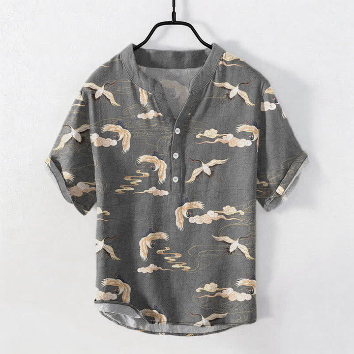 Buddha Stones Camisa de manga corta con medio botón para hombre con estampado de pájaros voladores y nubes. - Gris oscuro - US/UK/AU50, EU60 (5XL) - image 7