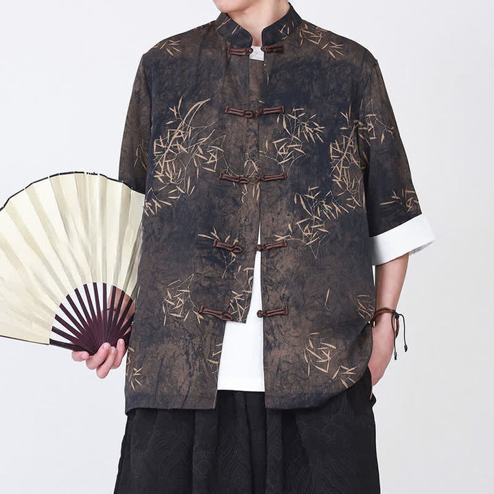 Buddha Stones Camisa de manga tres cuartos para hombre con estampado de bambú veraniego, cuello mandarín y botones de rana. - Marrón silla de montar - US/UK/AU46, EU56 (5XL) - image 0