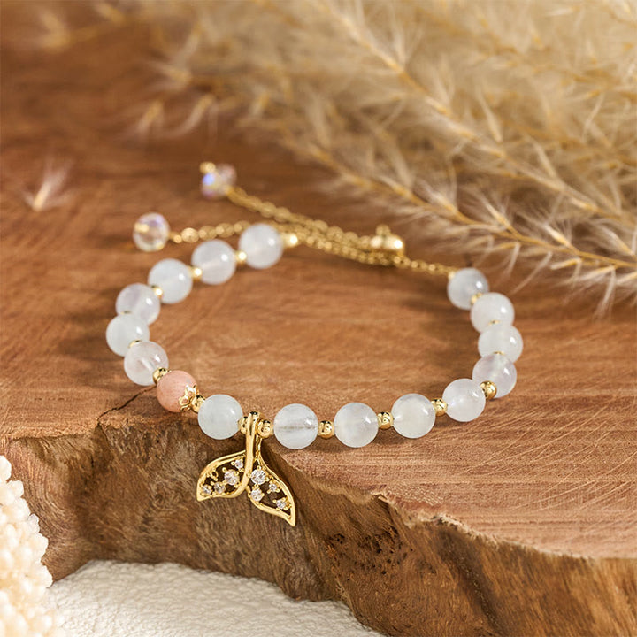 Buddha Stones Pulsera Serenity de cola de pez de cobre chapado en oro con aguamarina natural - Aguamarina (Circunferencia de la muñeca: 14-15 cm) - image 0
