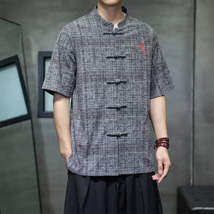 Buddha Stones Camisa de manga corta para hombre, color liso, con cuello mandarín y botones de rana, estilo casual de verano. - image 3