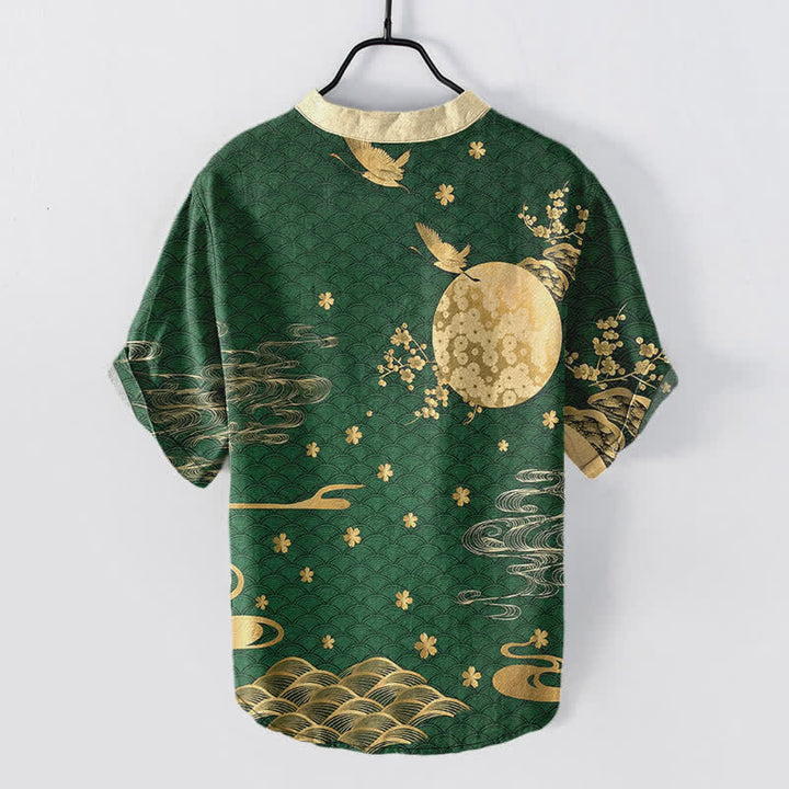 Buddha Stones Camisa de manga corta con medio botón para hombre, con estampado de flor de ciruelo, luna llena y emblema de grulla. - image 8