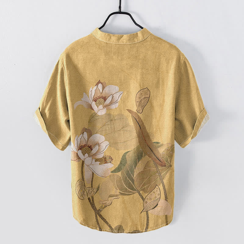 Buddha Stones Camisa de manga corta para hombre con estampado de loto pintado a mano, de algodón y medio botón. - image 1