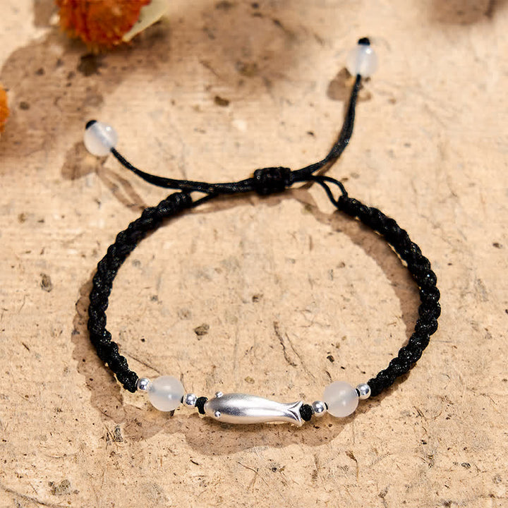 Buddha Stones Pulsera protectora de plata de ley 999 con diseño de pez koi y ágata blanca trenzada. - image 2