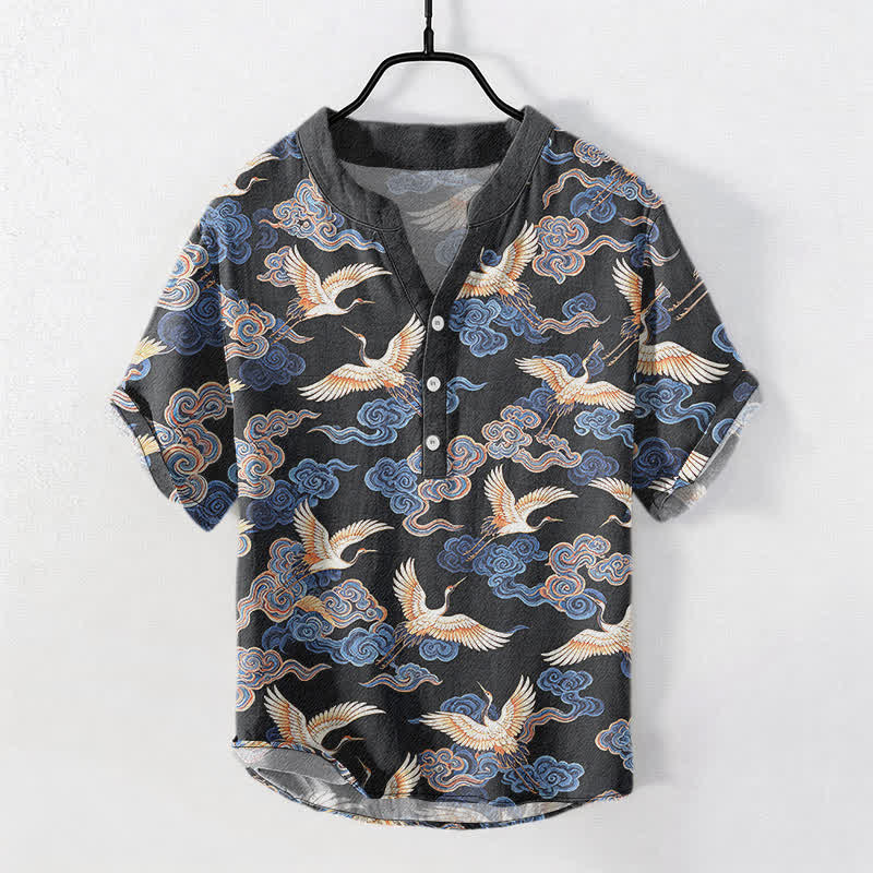 Buddha Stones Camisa de manga corta con medio botón para hombre, de algodón, con estampado de grulla oriental y nubes. - Gris oscuro - US/UK/AU50, EU60 (5XL) - image 0