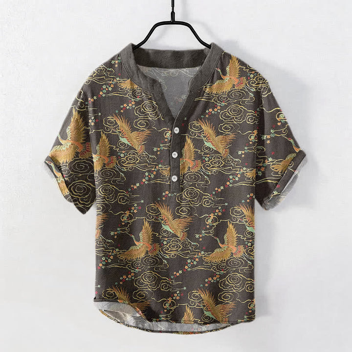 Buddha Stones Camisa de manga corta con medio botón para hombre, de algodón, con estampado de grulla dorada y nubes. - Gris oscuro - US/UK/AU50, EU60 (5XL) - image 0