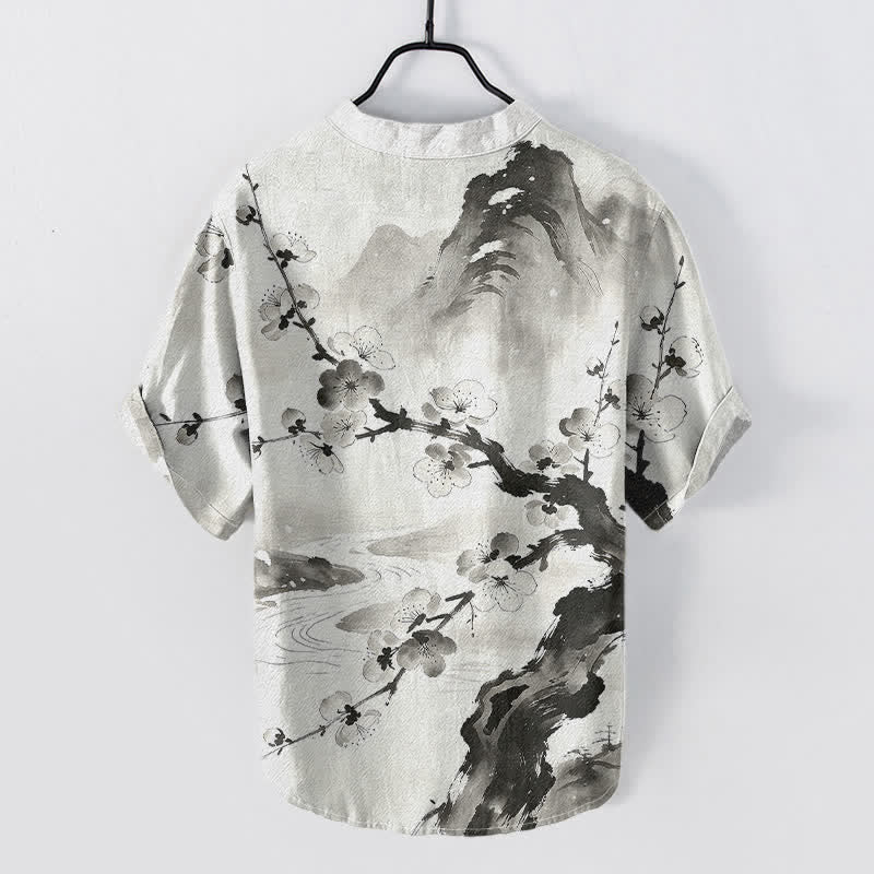 Buddha Stones Camisa de manga corta con medio botón para hombre, con estampado de flores de ciruelo y tinta de algodón. - image 1